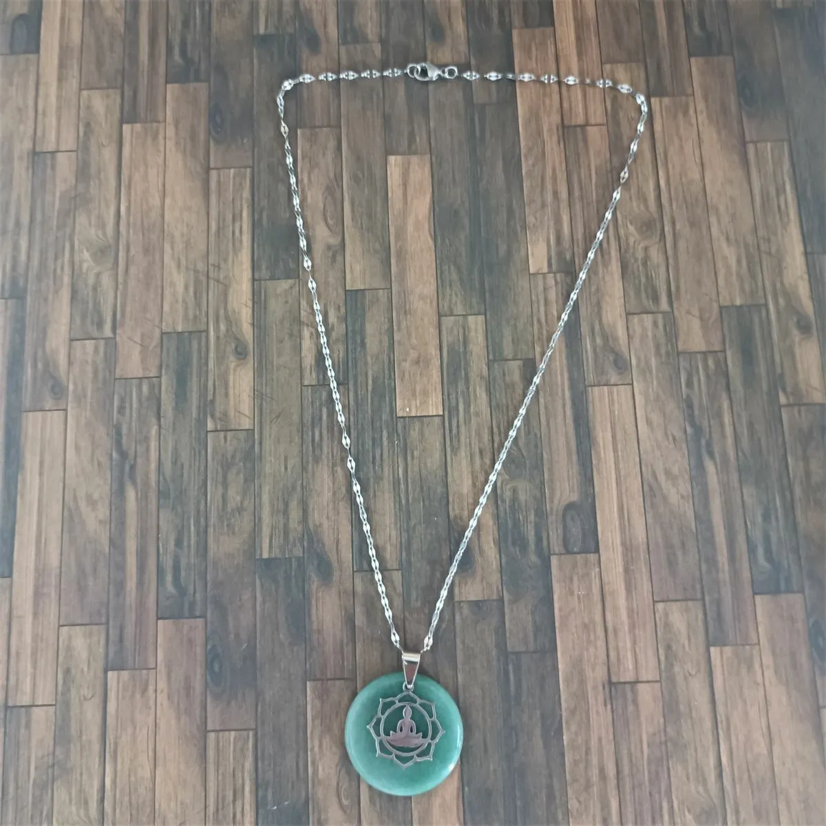 Pendentif Aventurine yoga dans fleur de lotus